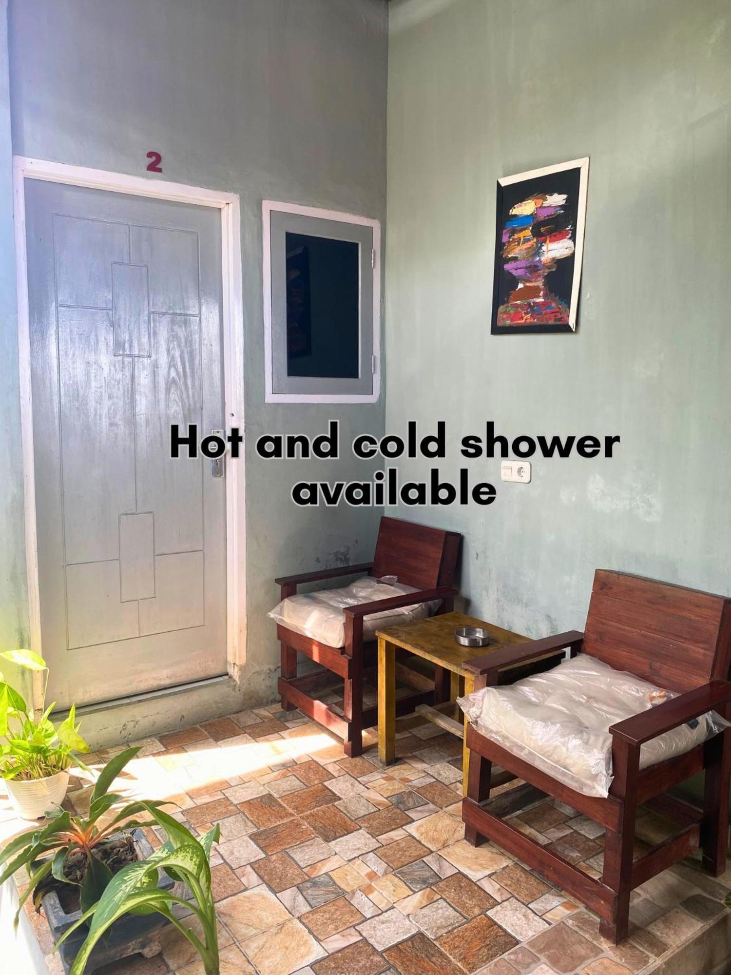 Harry & Mimin Homestay โกรอนตาโล ภายนอก รูปภาพ